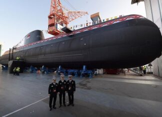 German Chancellor and Singaporean Prime Minister at double launching of submarines for the Republic of Singapore 9c8da793f468e6802e427ac7ad40f272