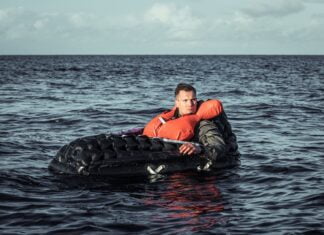 SURVITEC’S SINGLE SEAT LIFERAFT RECEIVES US NAVY DESIGNATION FOR F/A-18 AIRCRAFT Picture 1 scaled