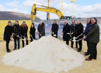 New Hensoldt Plant for completion in 2025. 2023 03 28 Spatenstich OKO 1024x700 1