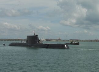 First Invincible Class Submarine Arrives in Singapore 20jul2323 nr2 photo1 b